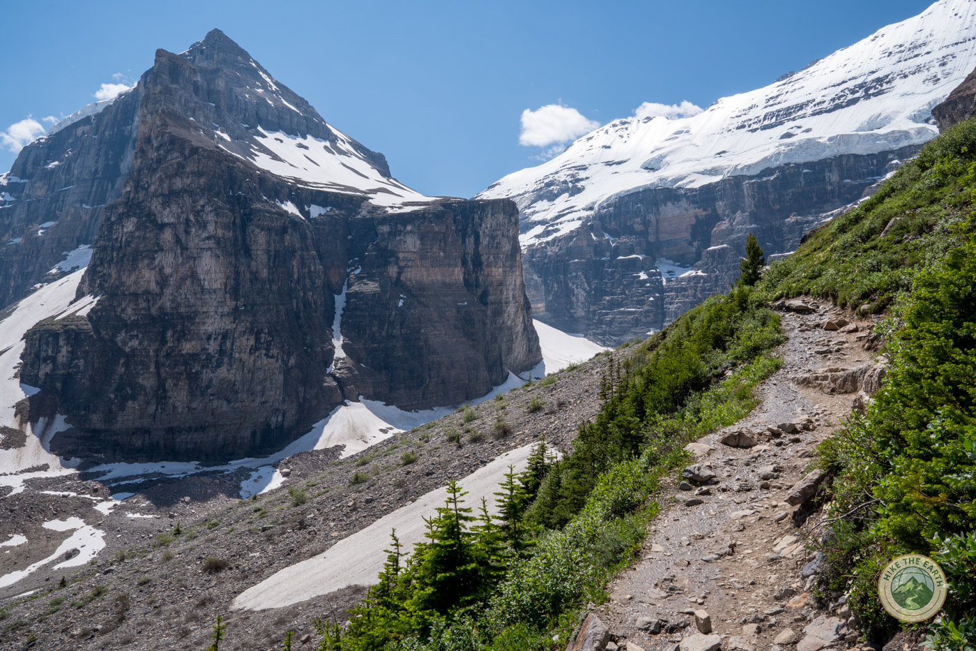 Plain of Six Glaciers trail past the tea house with glacier views