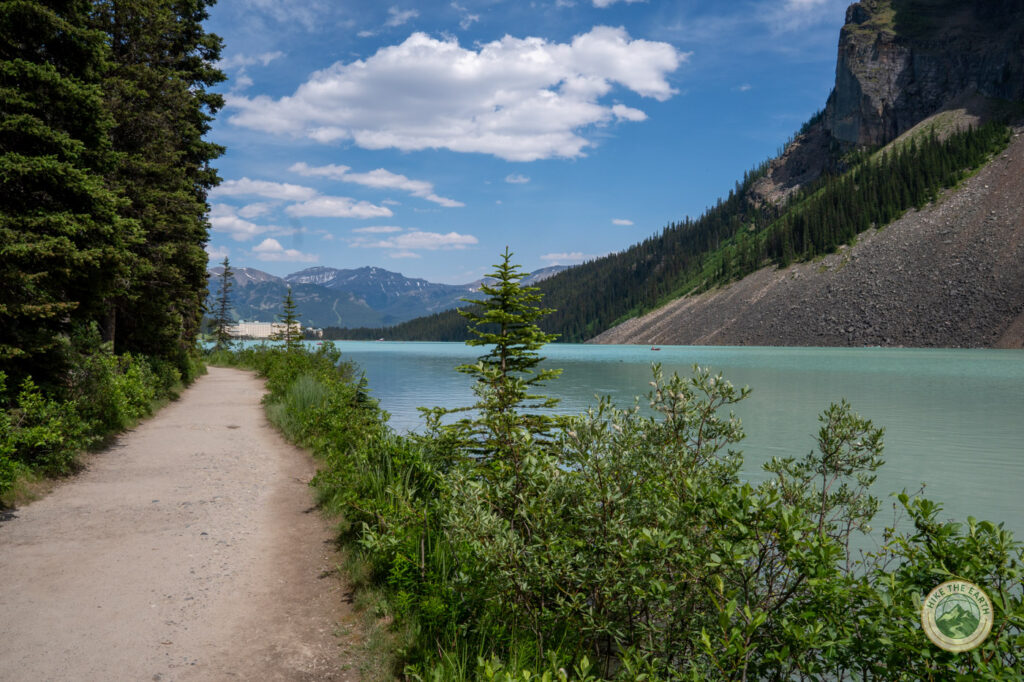 Lake Louise lakeshore trail 